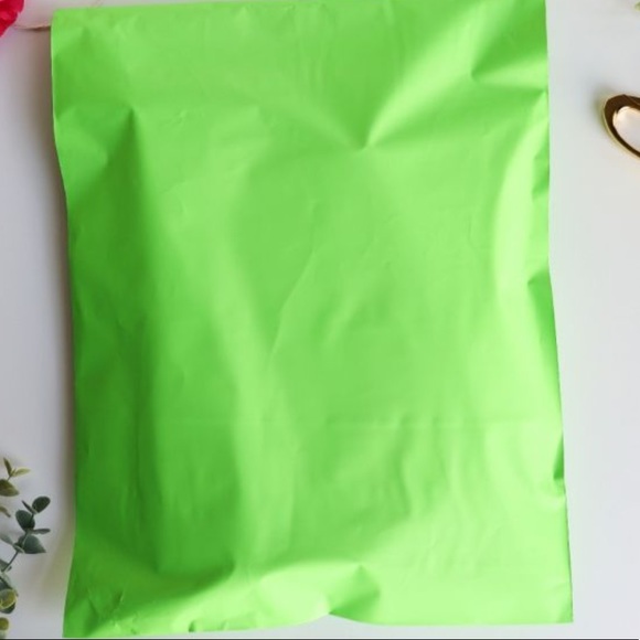 50 10X13 Neon Green Poly Mailers PRICE IS FIRM - Picture 4 of 8